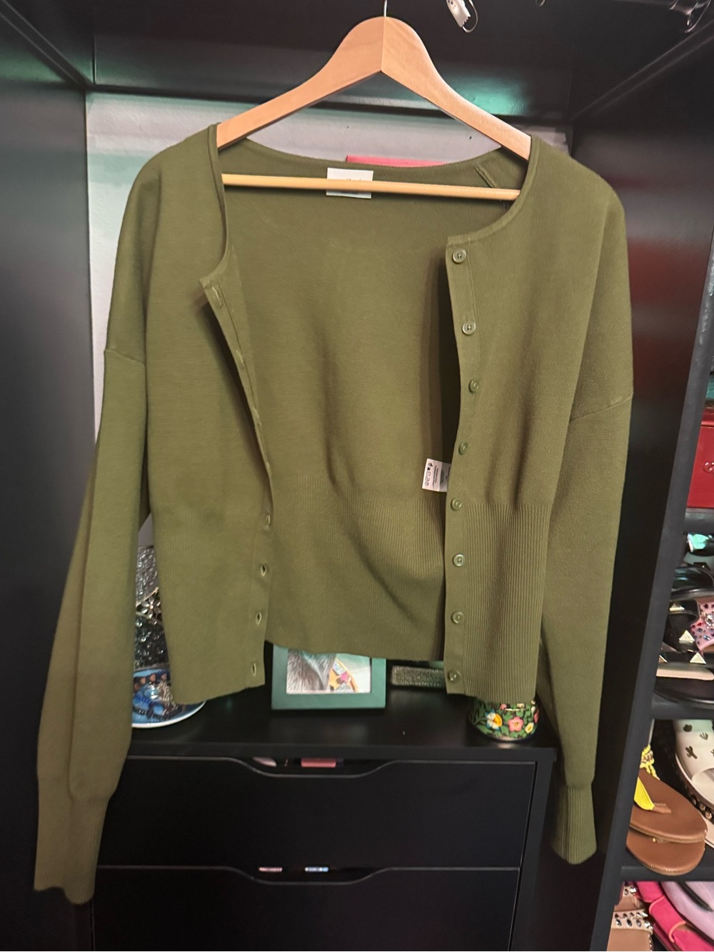 Aritzia Wilfred Olive Button-Front Cropped Cardigan Sweater Like New! ๐ - Picture 8 of 10